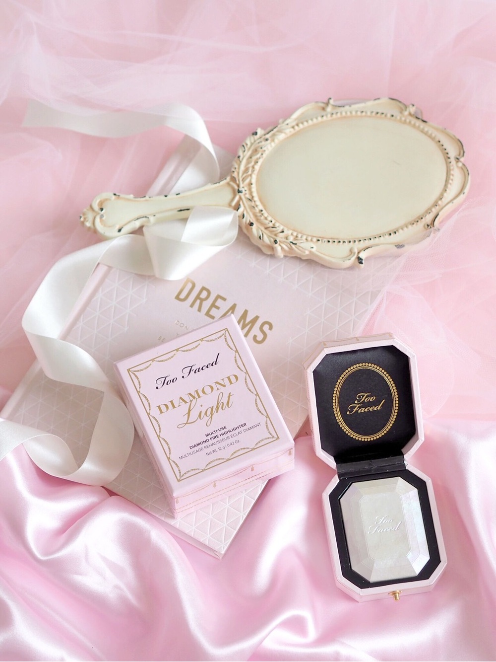 Too Faced Diamond Fire Highlighter - Iridescent Pink-White Glow